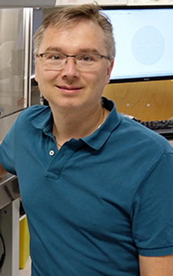 Michael Außerlechner leitet das Molekularbiologische Forschungslabor