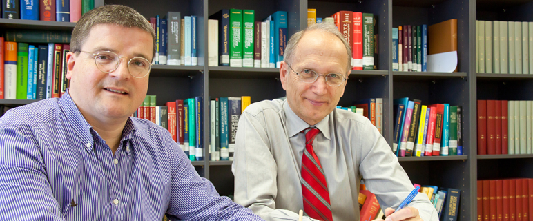 Univ.-Prof. Dr. Werner Poewe und Univ.-Prof. Dr. Gregor Wenning (v.l.)