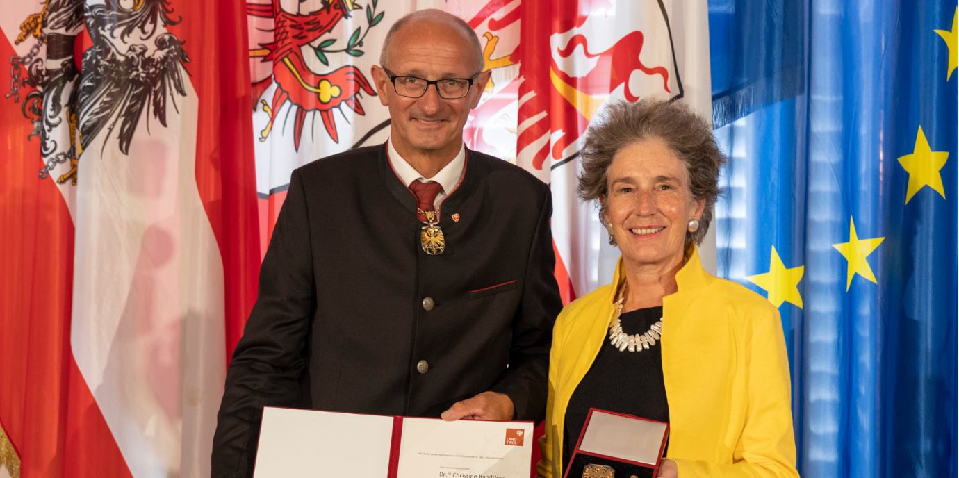 Tiroler Adler Orden in Gold an Christine Bandtlow