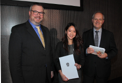 v.l.n.r. Stv. Sektionsleiter Dkfm. Peter Wanka der Sektion VI, Patricia Do Dinh, BSc MSc, Dr. Alexander Marinovic, Leiter der Abteilung VI/6 Foto: Willy Haslinger.