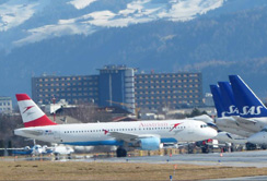 Was hat die Luftfahrt mit der Medizin gemeinsam? Flugkapitän Härting gab Antworten im Rahmen einer Podiumsdiskussion von ALUMN-I-MED. (Foto: Brezinka)