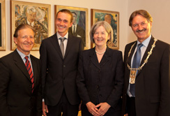 Der Mikro- und Molekularbiologe Michael Blatzer erhielt den Preis der Prof. Ernst Brandl-Stiftung